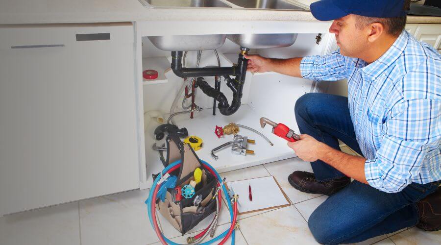 Expert burst pipe repair services in Ashley, IL